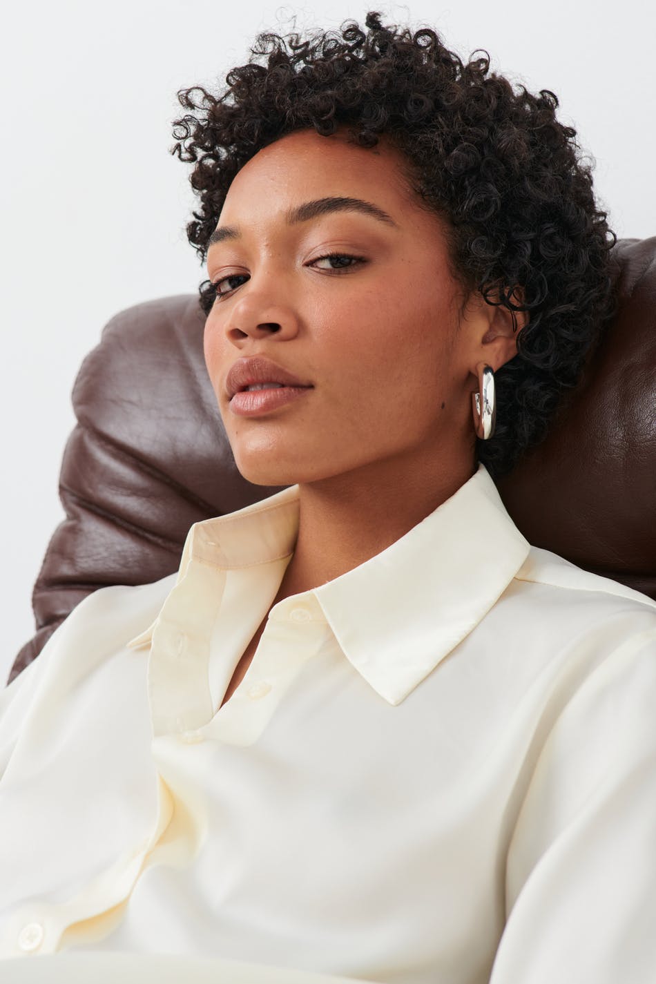 Oversized satín skyrta