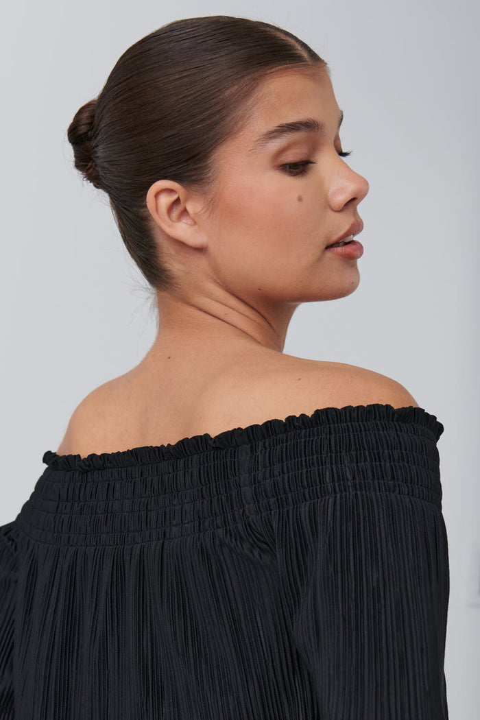 Off shoulder toppur