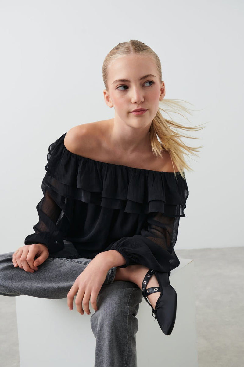 Y off shoulder blússa