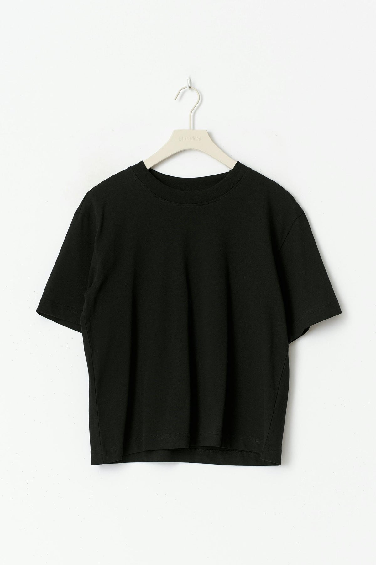 Basic stuttermabolur