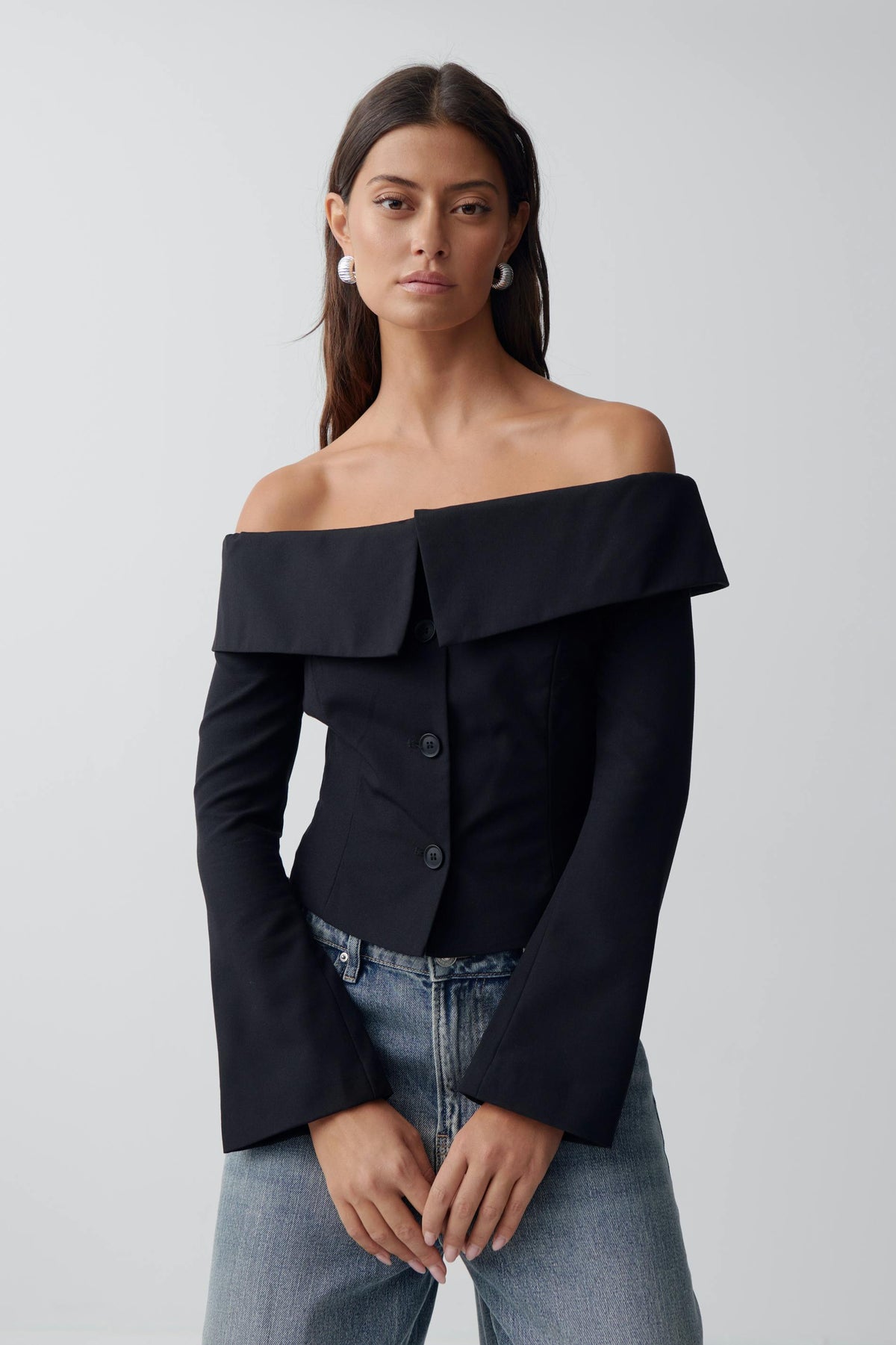 Off shoulder blazer