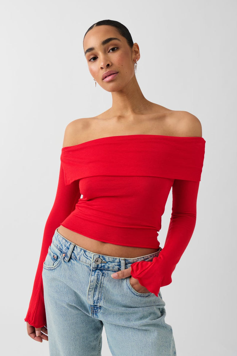 Off shoulder toppur