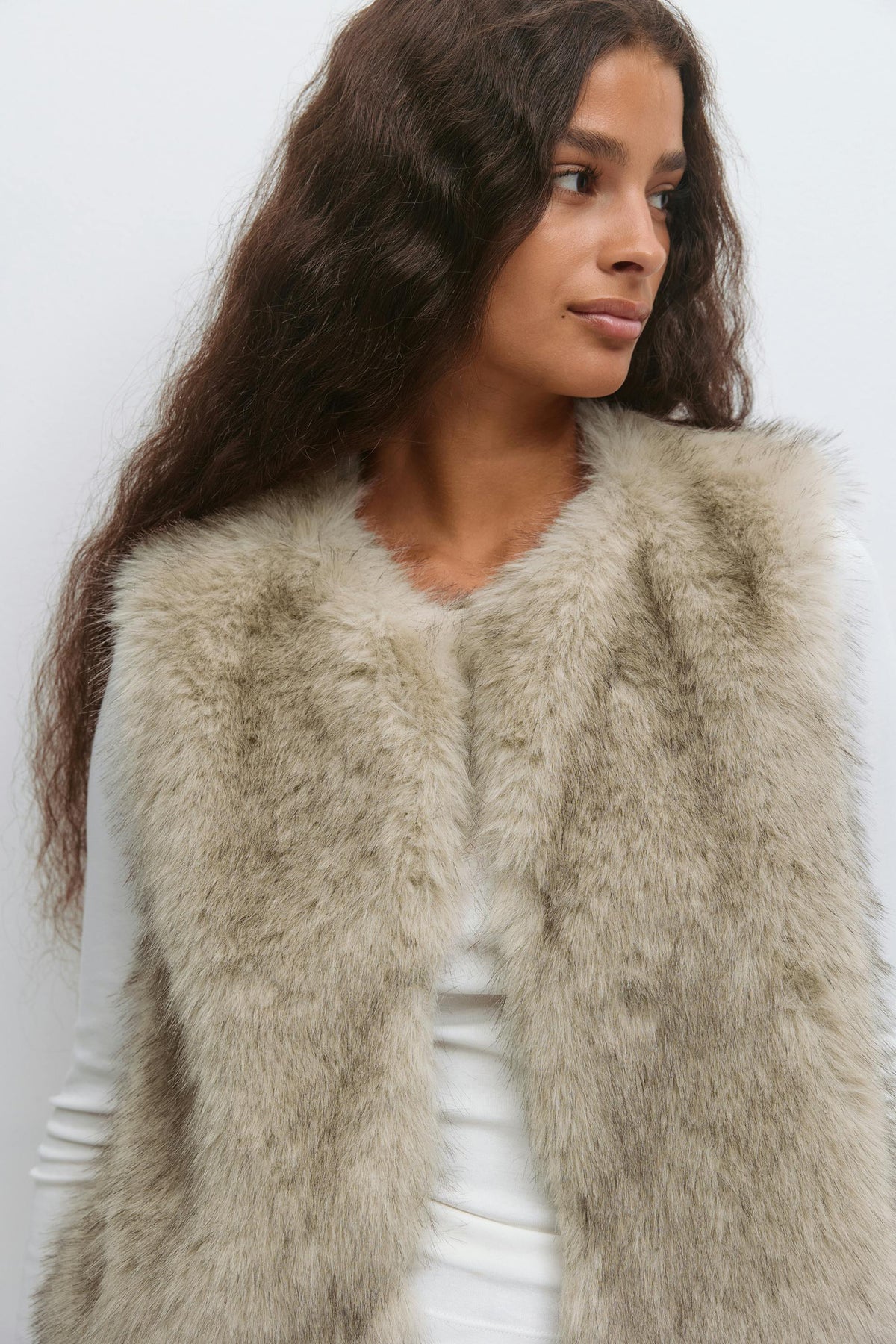 Faux fur vesti