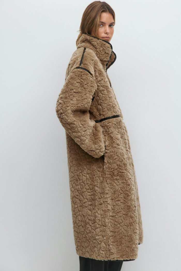 Faux fur kápa