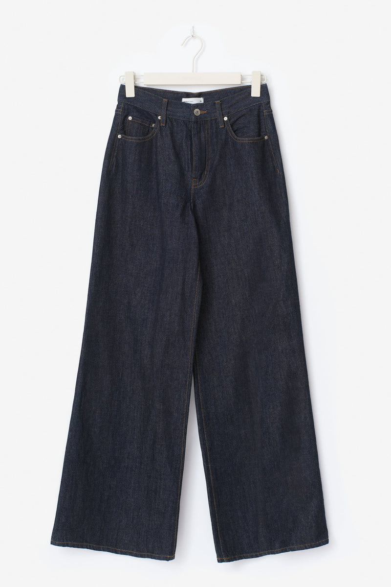 Wide gallabuxur, tall