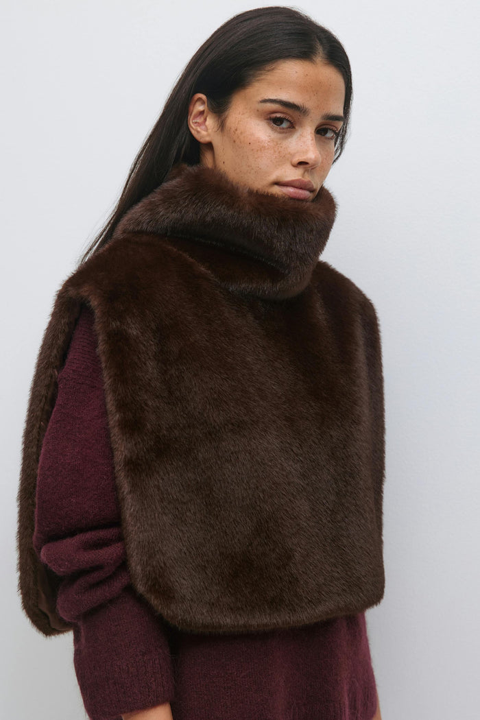 Faux fur kragi