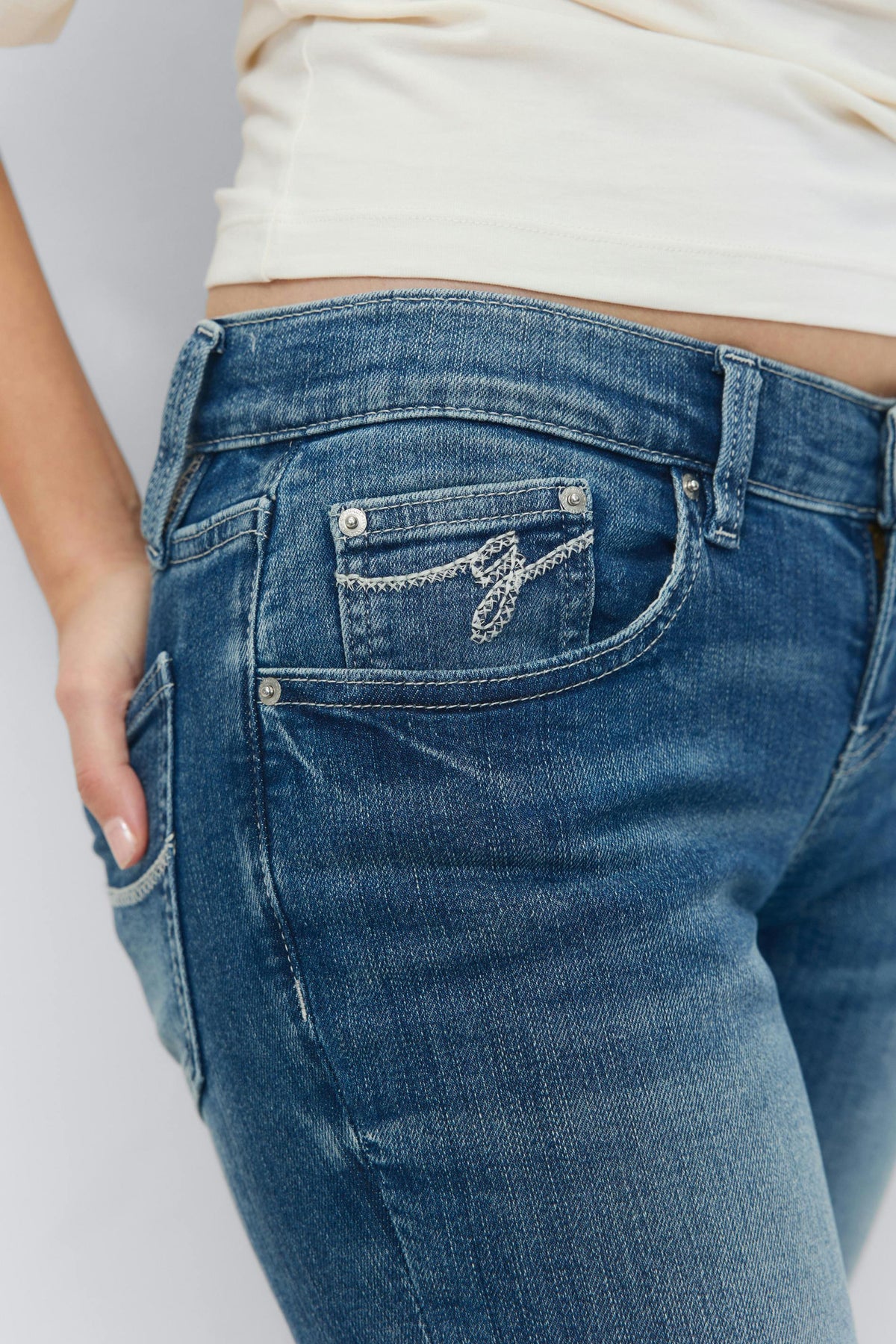 Low bootcut gallabuxur