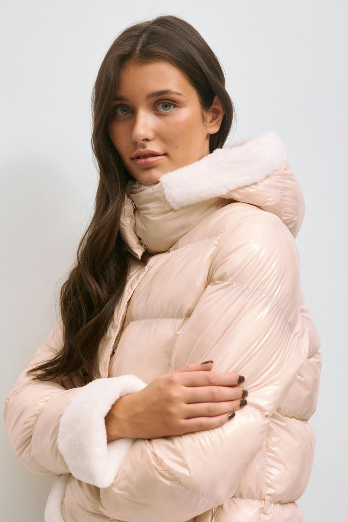 14+ jakki með loði