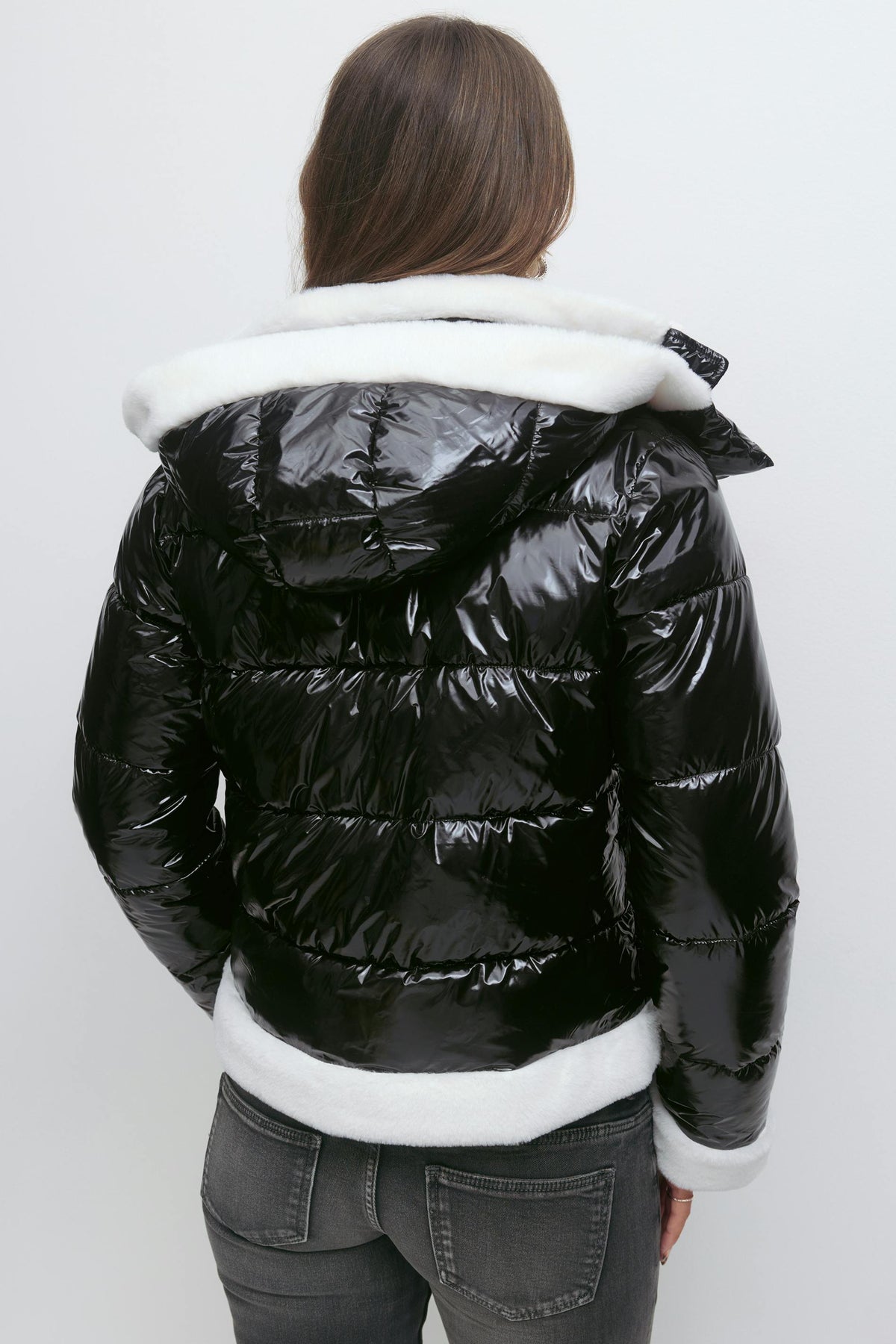 14+ jakki með loði