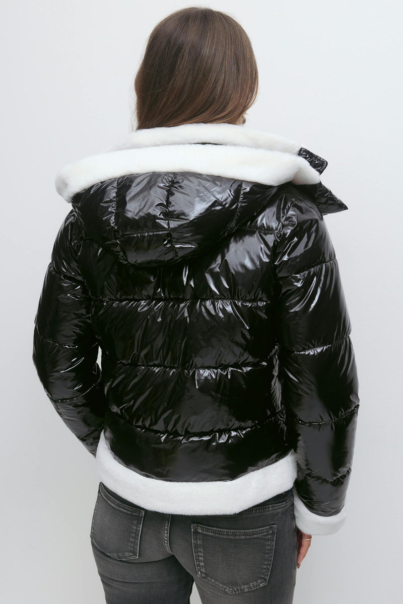 14+ jakki með loði