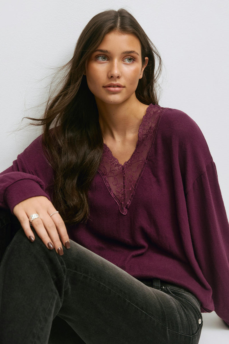 14+ peysa með blúndu