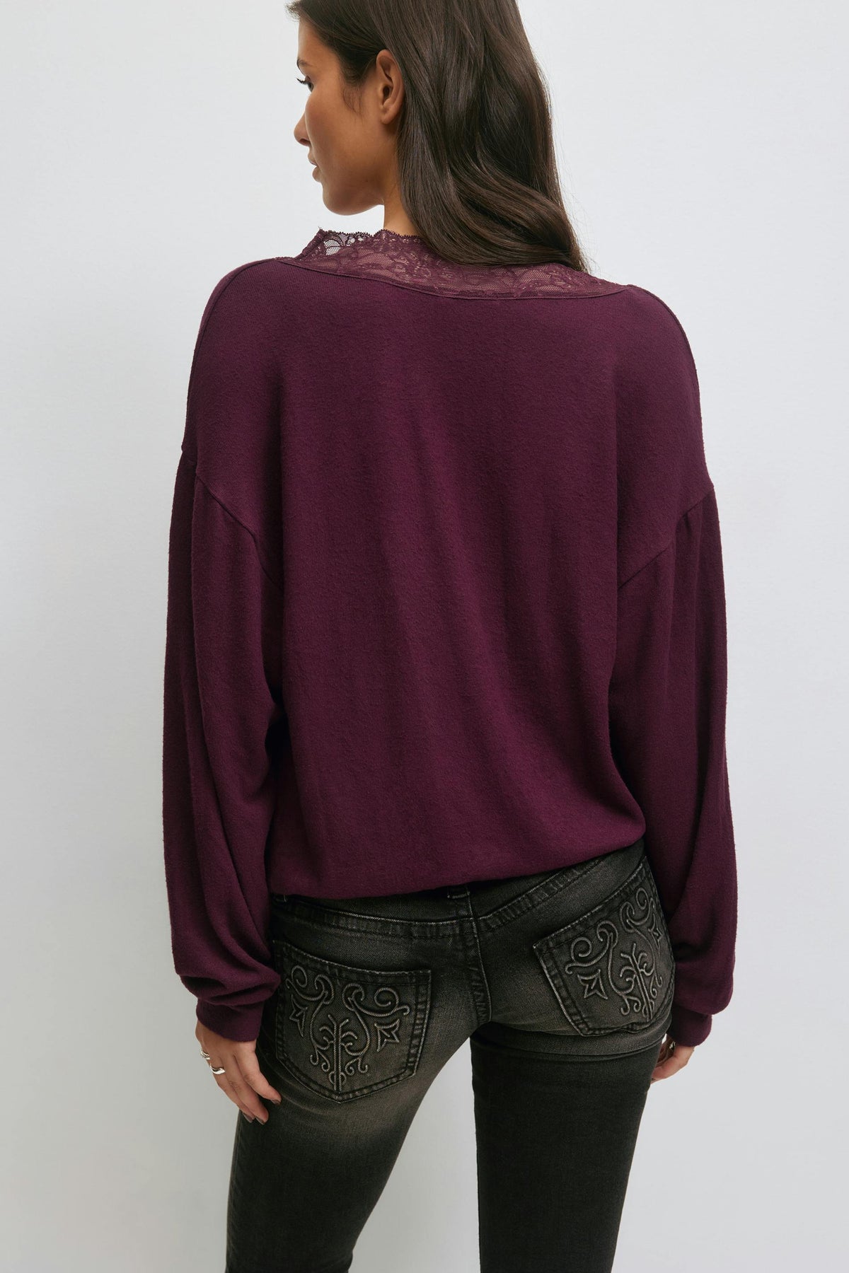 14+ peysa með blúndu