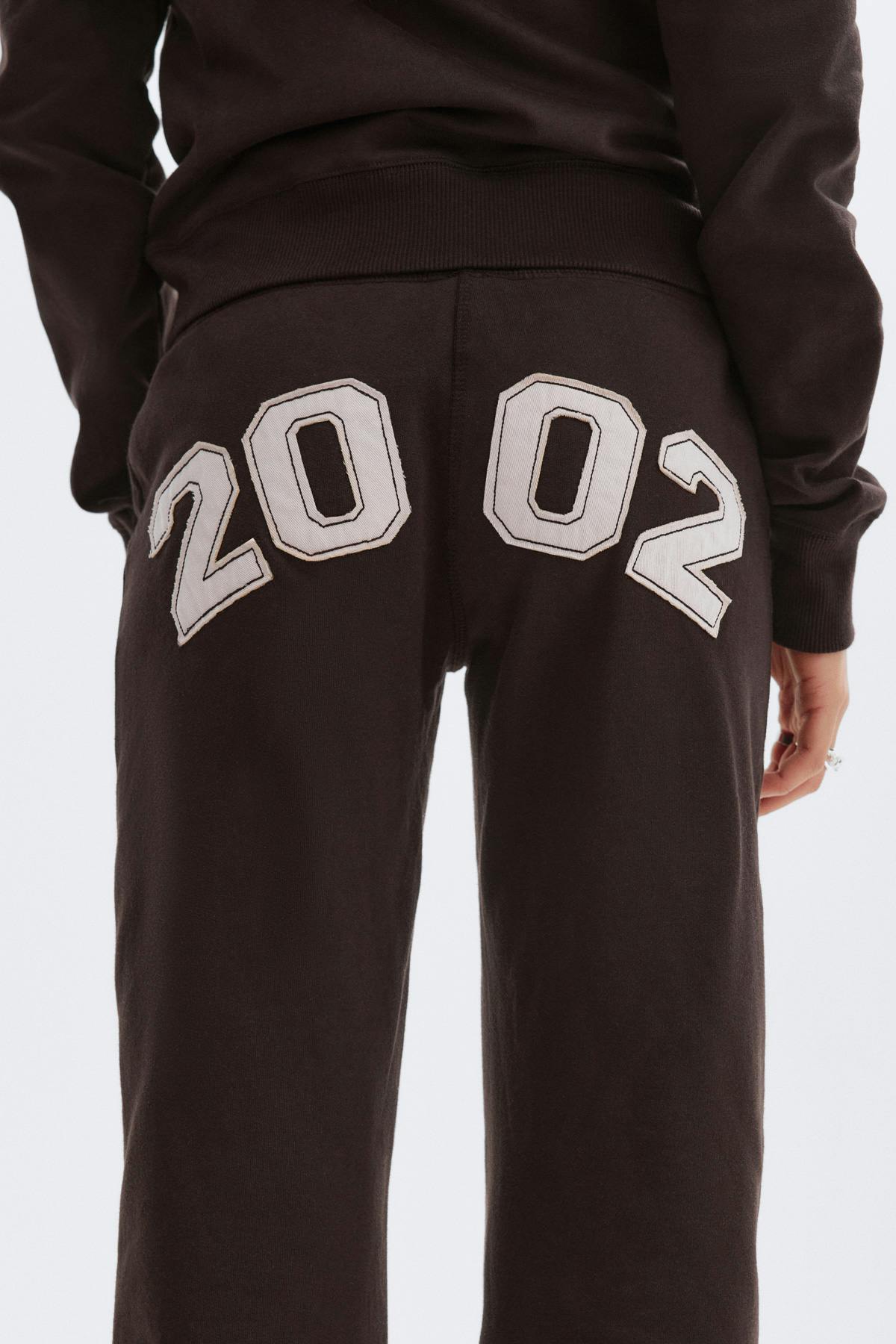 14+ low flare joggingbuxur tall
