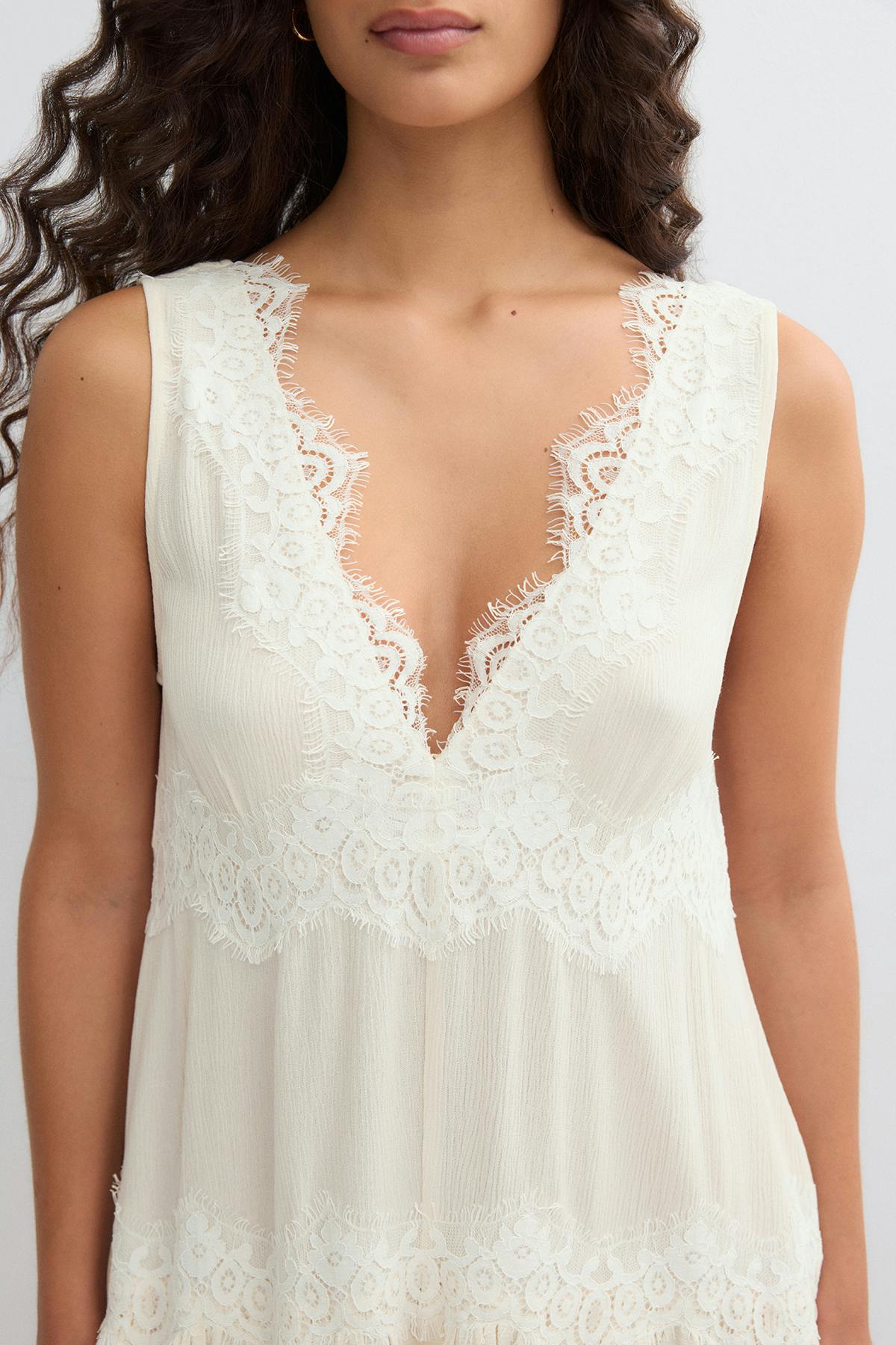 Lace kjóll