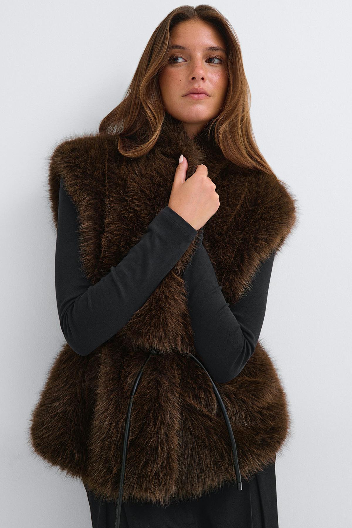 Faux fur vesti