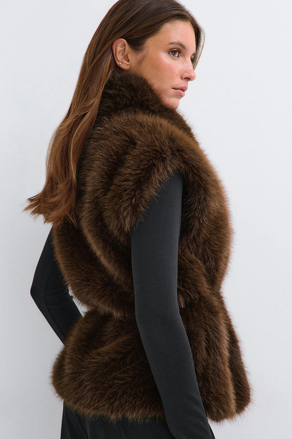 Faux fur vesti