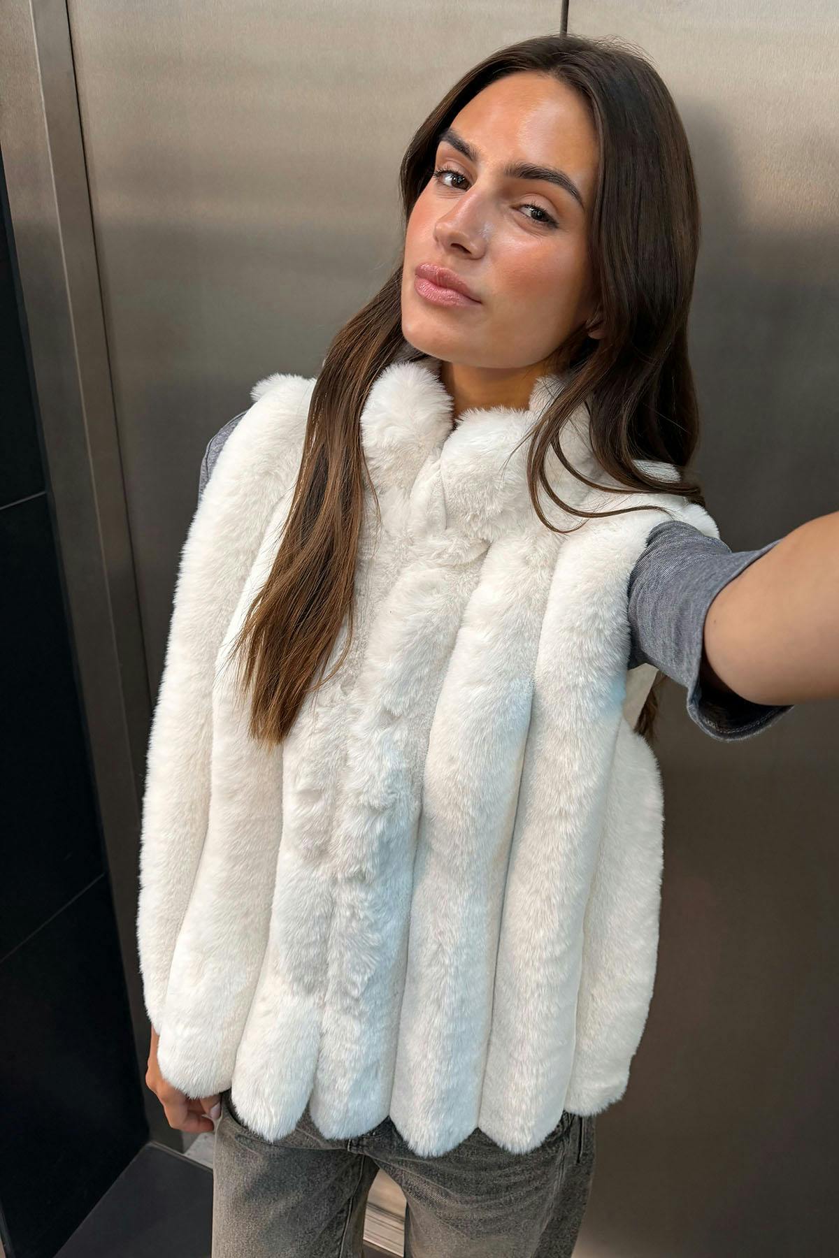 Faux fur vesti