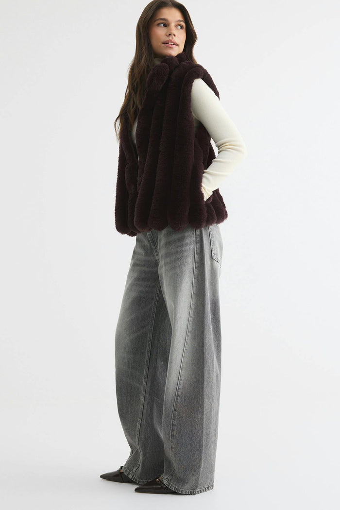 Faux fur vesti