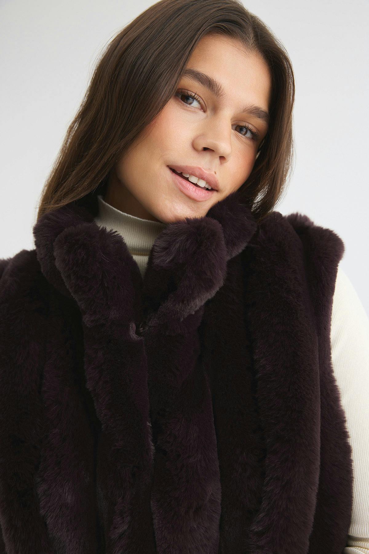 Faux fur vesti