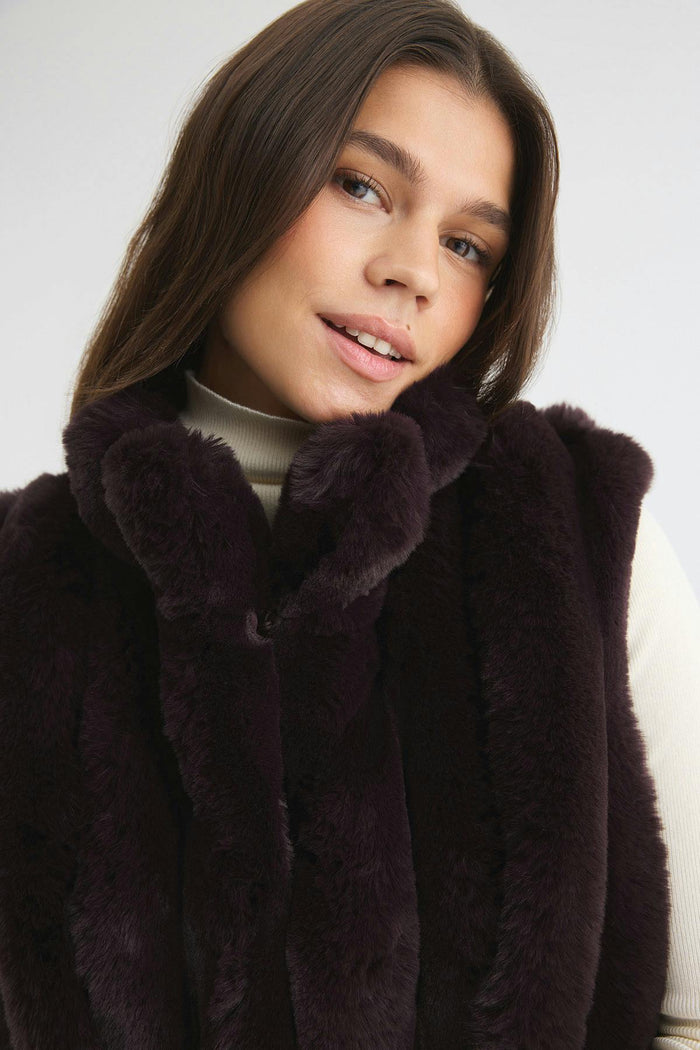 Faux fur vesti