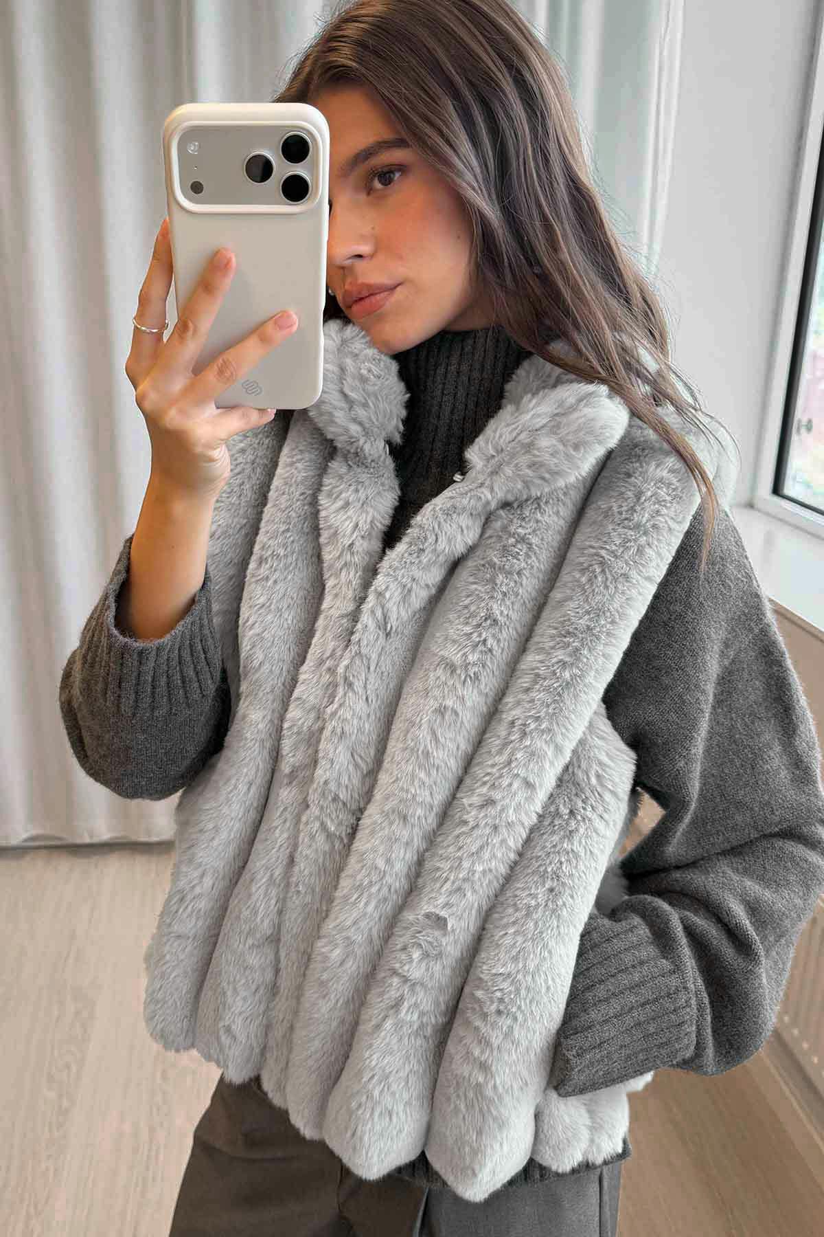 Faux fur vesti