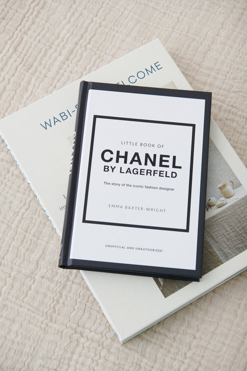 Chanel by lagerfeld bók