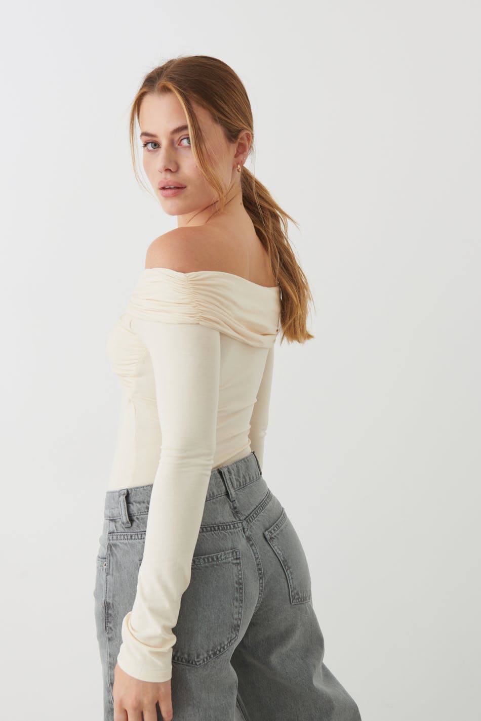 Off shoulder toppur