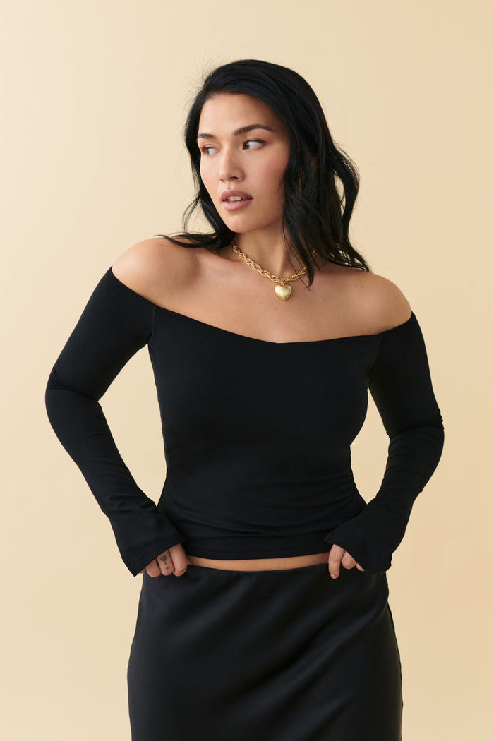 Off shoulder toppur